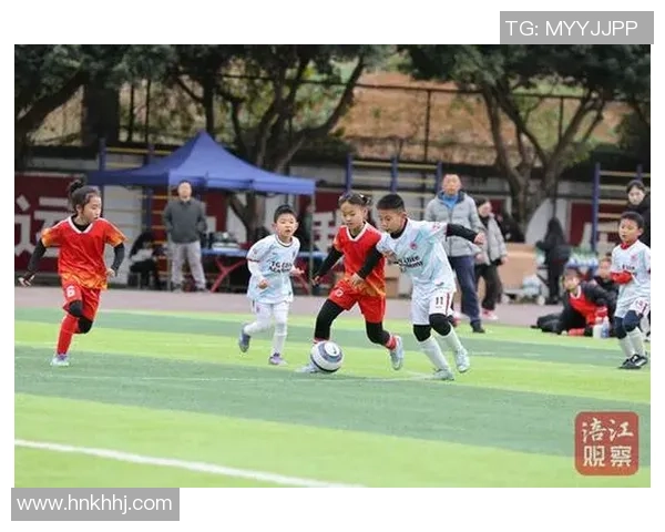 加入我们的足球社团一起追逐梦想与激情的绿茵场